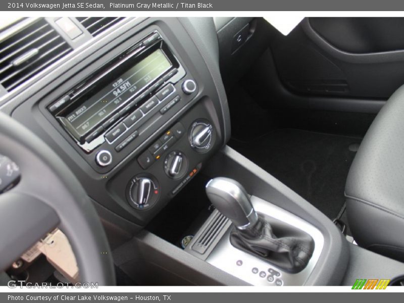 Platinum Gray Metallic / Titan Black 2014 Volkswagen Jetta SE Sedan