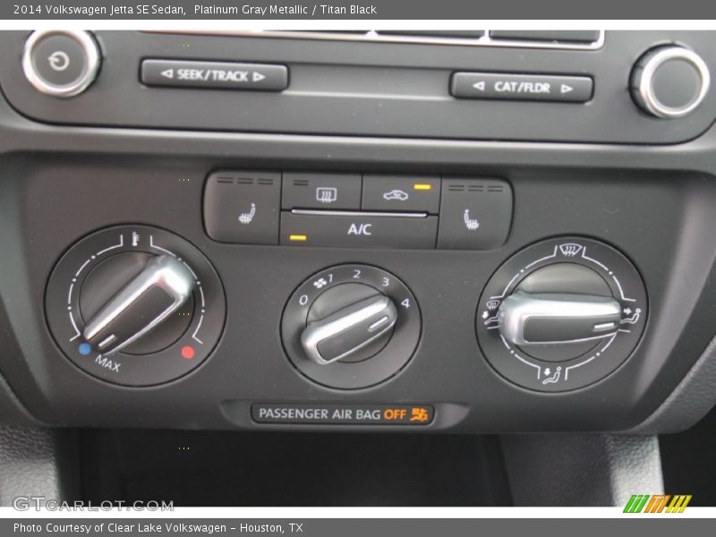 Platinum Gray Metallic / Titan Black 2014 Volkswagen Jetta SE Sedan