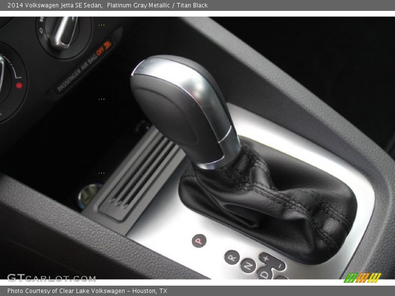 Platinum Gray Metallic / Titan Black 2014 Volkswagen Jetta SE Sedan