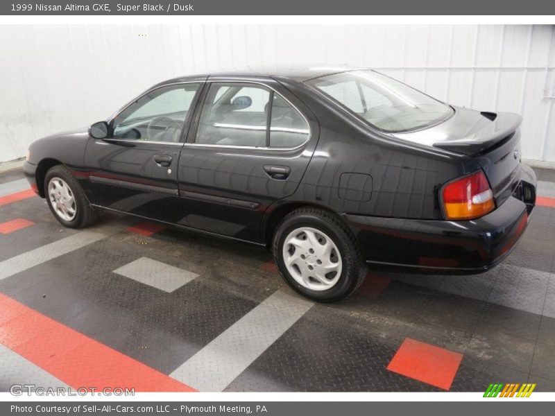 Super Black / Dusk 1999 Nissan Altima GXE