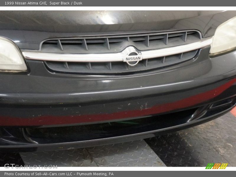 Super Black / Dusk 1999 Nissan Altima GXE