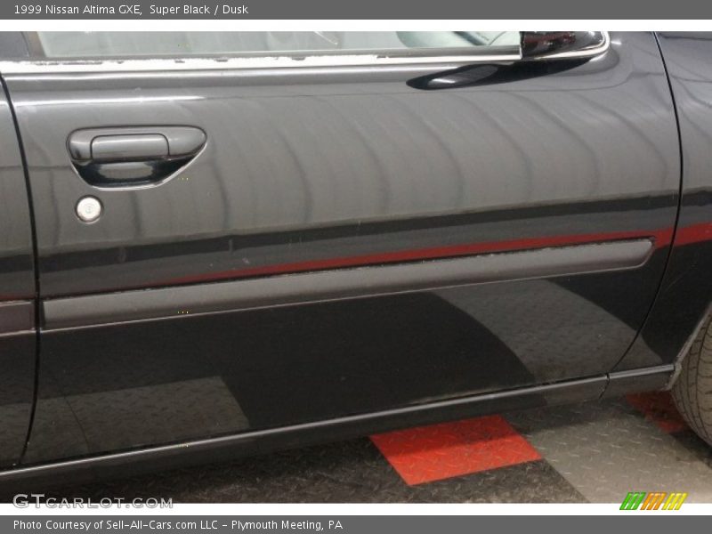 Super Black / Dusk 1999 Nissan Altima GXE