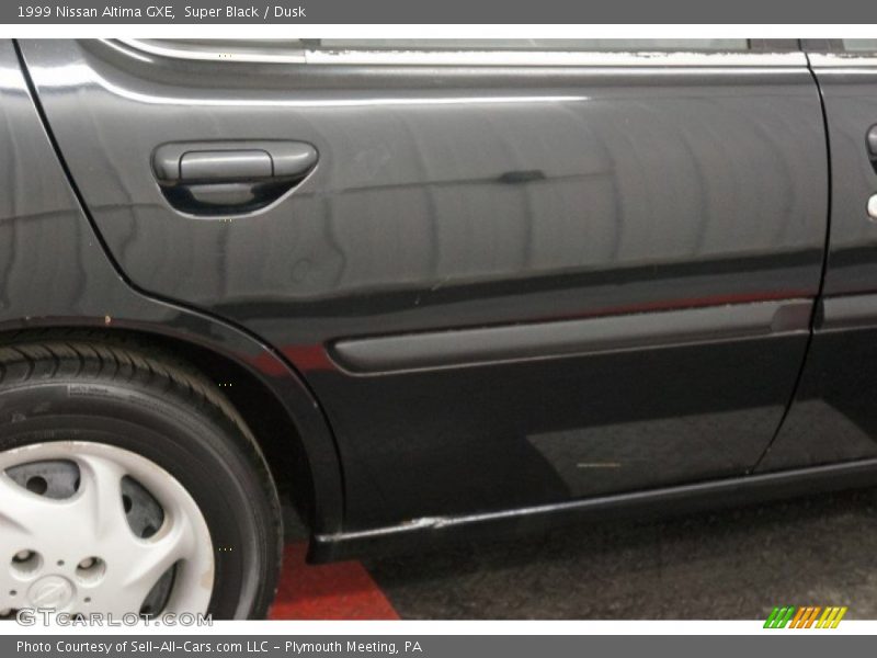 Super Black / Dusk 1999 Nissan Altima GXE