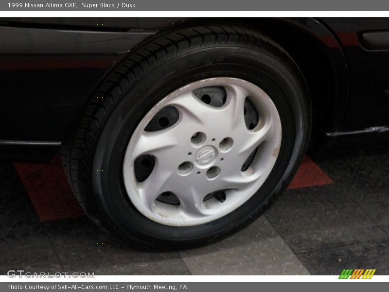 Super Black / Dusk 1999 Nissan Altima GXE