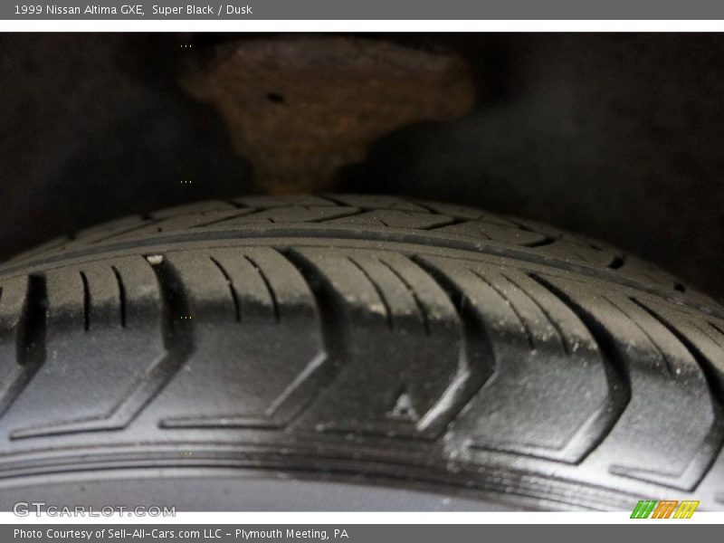Super Black / Dusk 1999 Nissan Altima GXE