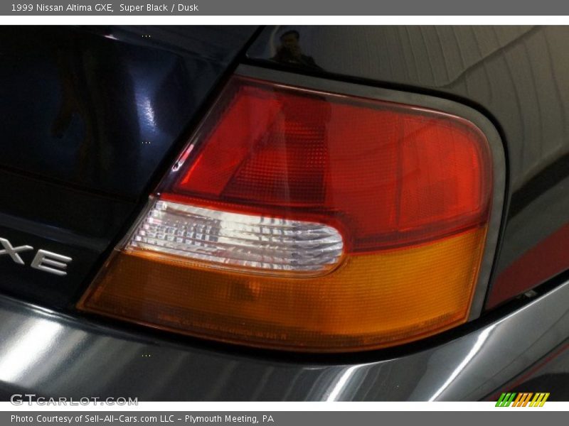 Super Black / Dusk 1999 Nissan Altima GXE