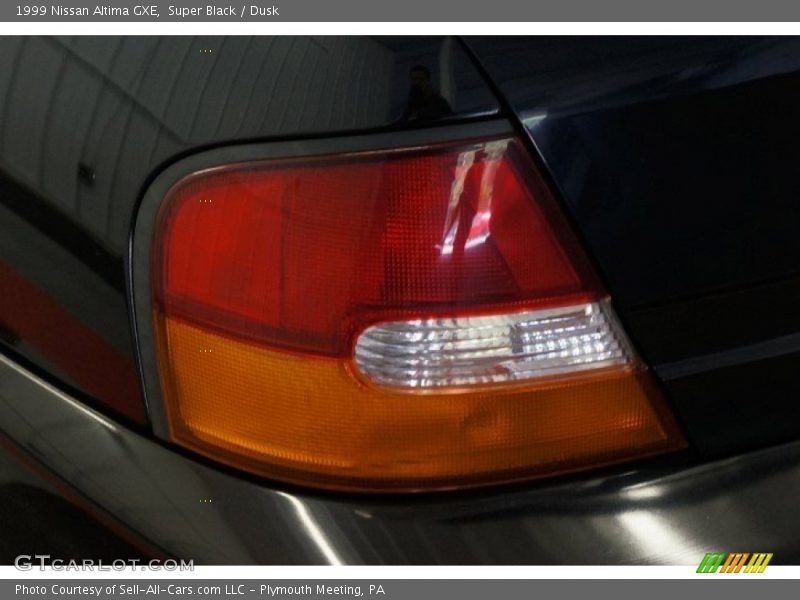 Super Black / Dusk 1999 Nissan Altima GXE