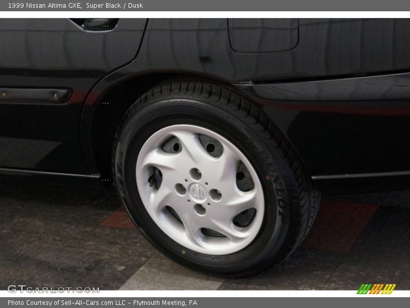 Super Black / Dusk 1999 Nissan Altima GXE