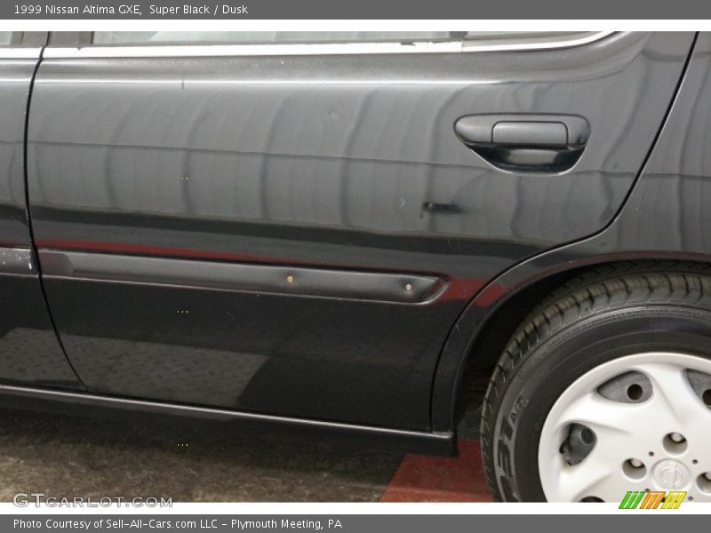 Super Black / Dusk 1999 Nissan Altima GXE
