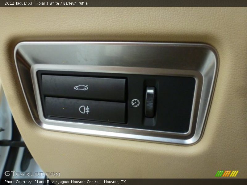 Polaris White / Barley/Truffle 2012 Jaguar XF