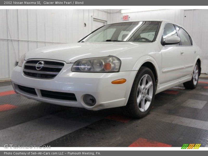 Glacier White Pearl / Blond 2002 Nissan Maxima SE