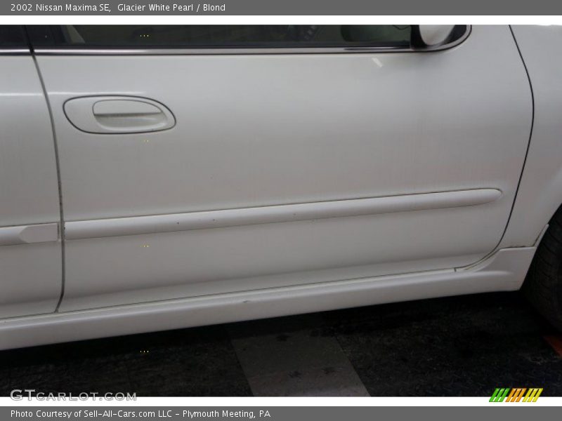 Glacier White Pearl / Blond 2002 Nissan Maxima SE