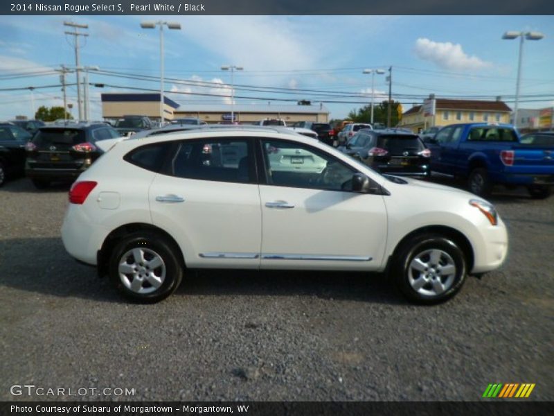 Pearl White / Black 2014 Nissan Rogue Select S