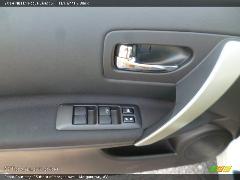 Pearl White / Black 2014 Nissan Rogue Select S