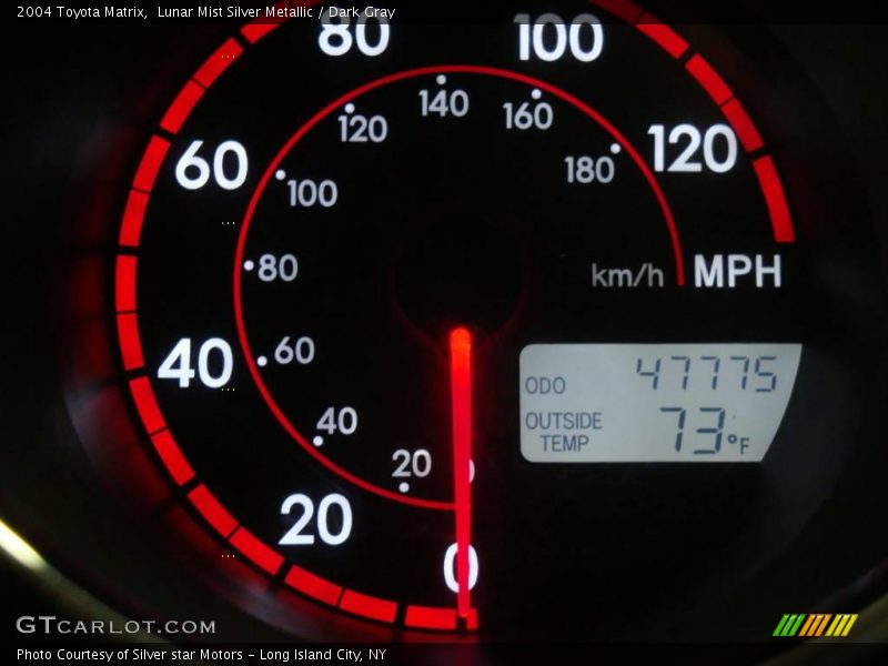 Lunar Mist Silver Metallic / Dark Gray 2004 Toyota Matrix