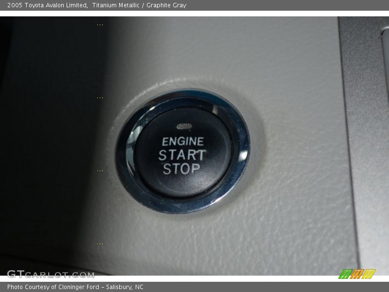 Titanium Metallic / Graphite Gray 2005 Toyota Avalon Limited