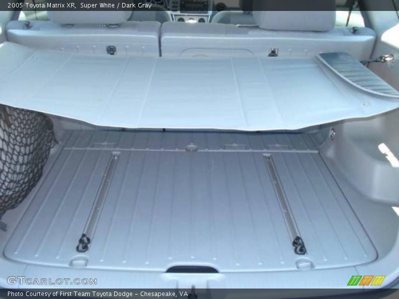 Super White / Dark Gray 2005 Toyota Matrix XR