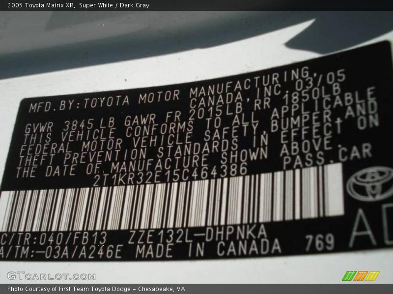 Super White / Dark Gray 2005 Toyota Matrix XR