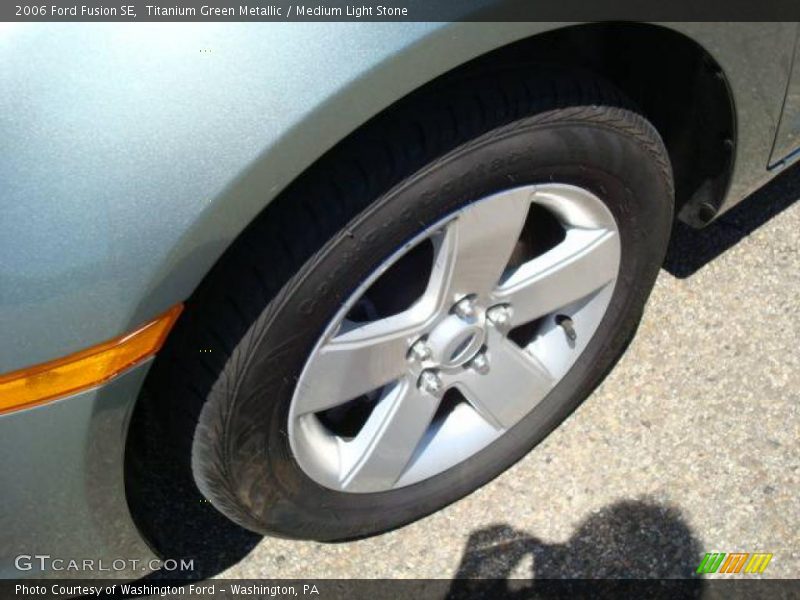 Titanium Green Metallic / Medium Light Stone 2006 Ford Fusion SE
