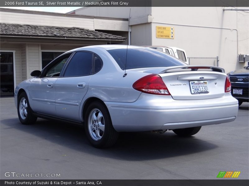 Silver Frost Metallic / Medium/Dark Flint Grey 2006 Ford Taurus SE