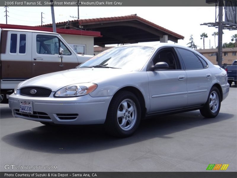 Silver Frost Metallic / Medium/Dark Flint Grey 2006 Ford Taurus SE