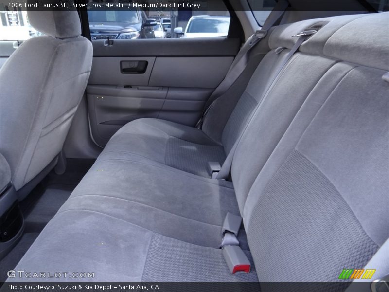 Silver Frost Metallic / Medium/Dark Flint Grey 2006 Ford Taurus SE