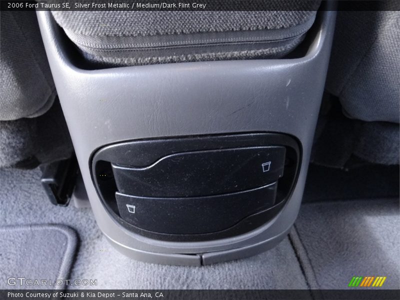Silver Frost Metallic / Medium/Dark Flint Grey 2006 Ford Taurus SE