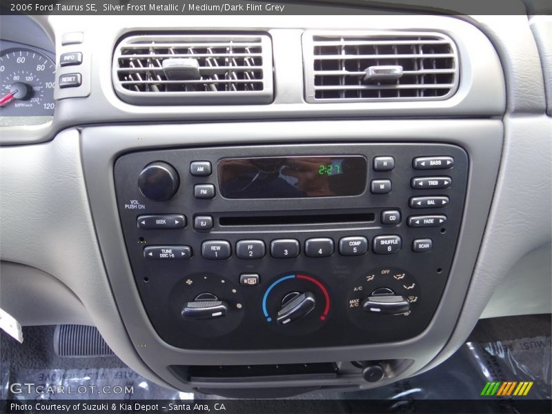 Silver Frost Metallic / Medium/Dark Flint Grey 2006 Ford Taurus SE