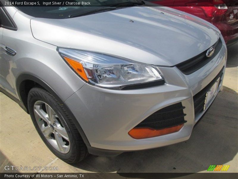 Ingot Silver / Charcoal Black 2014 Ford Escape S