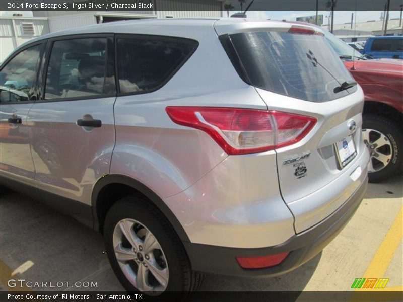 Ingot Silver / Charcoal Black 2014 Ford Escape S