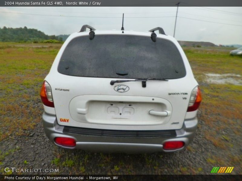 Nordic White / Gray 2004 Hyundai Santa Fe GLS 4WD