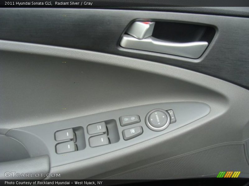 Radiant Silver / Gray 2011 Hyundai Sonata GLS