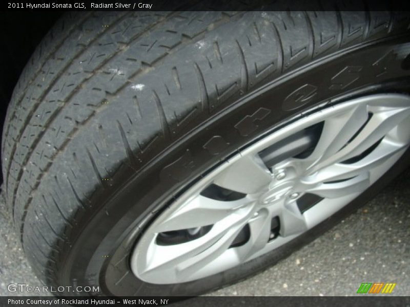 Radiant Silver / Gray 2011 Hyundai Sonata GLS