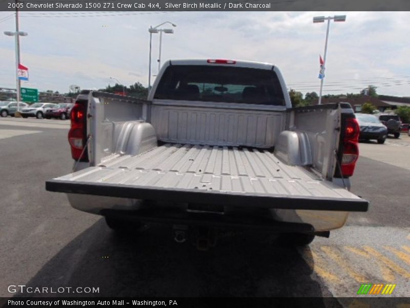 Silver Birch Metallic / Dark Charcoal 2005 Chevrolet Silverado 1500 Z71 Crew Cab 4x4