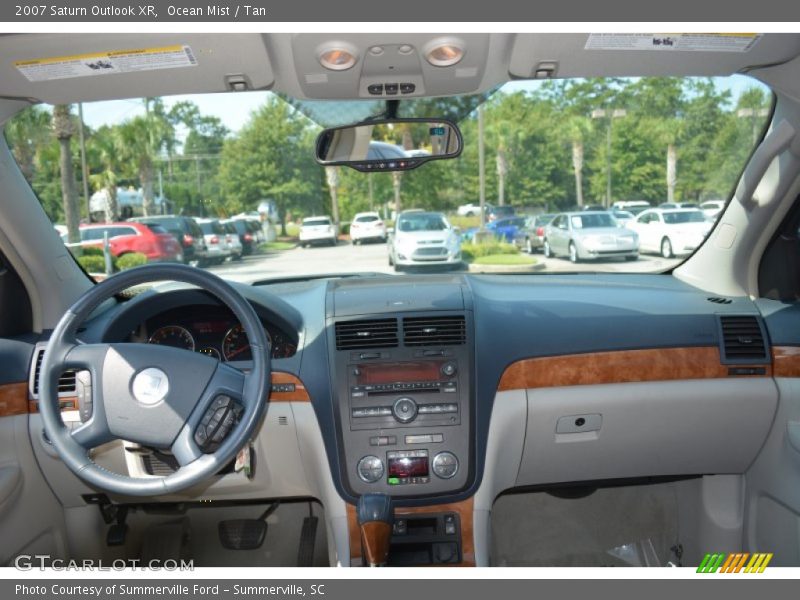 Ocean Mist / Tan 2007 Saturn Outlook XR