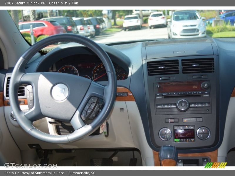Ocean Mist / Tan 2007 Saturn Outlook XR