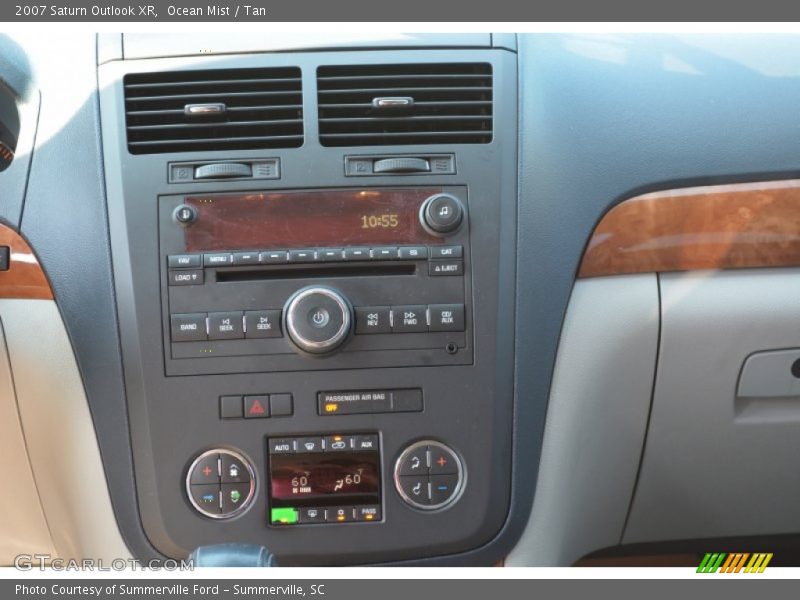 Ocean Mist / Tan 2007 Saturn Outlook XR