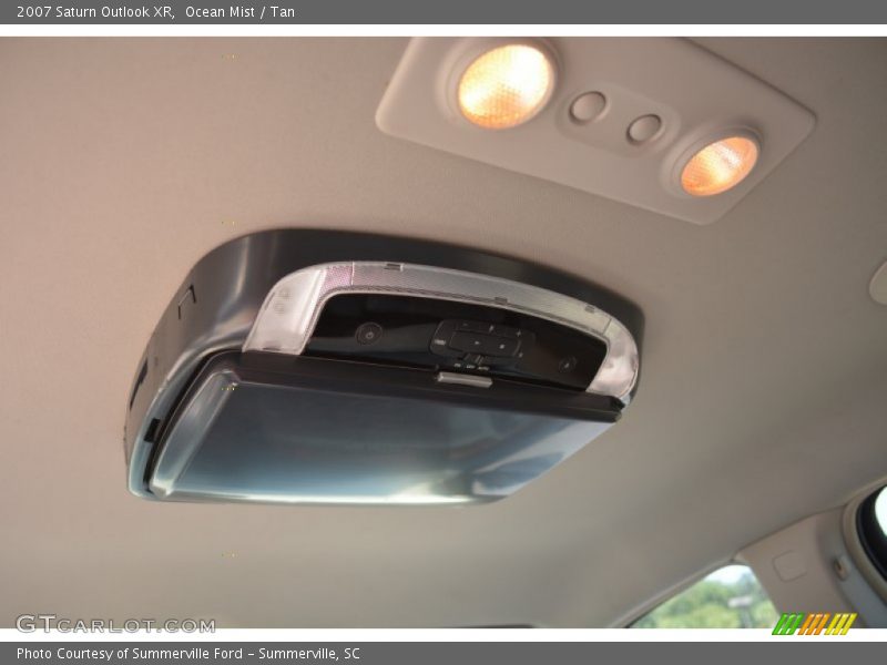 Ocean Mist / Tan 2007 Saturn Outlook XR