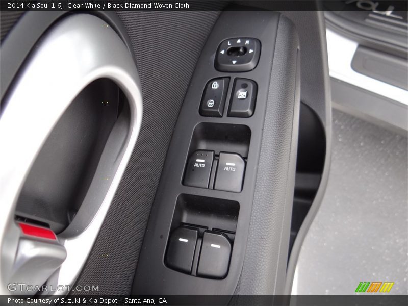 Clear White / Black Diamond Woven Cloth 2014 Kia Soul 1.6