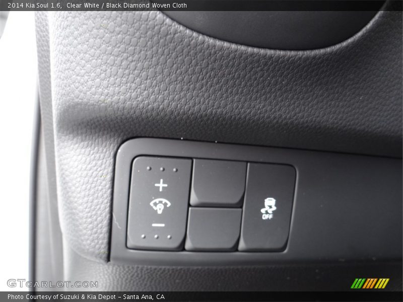 Clear White / Black Diamond Woven Cloth 2014 Kia Soul 1.6