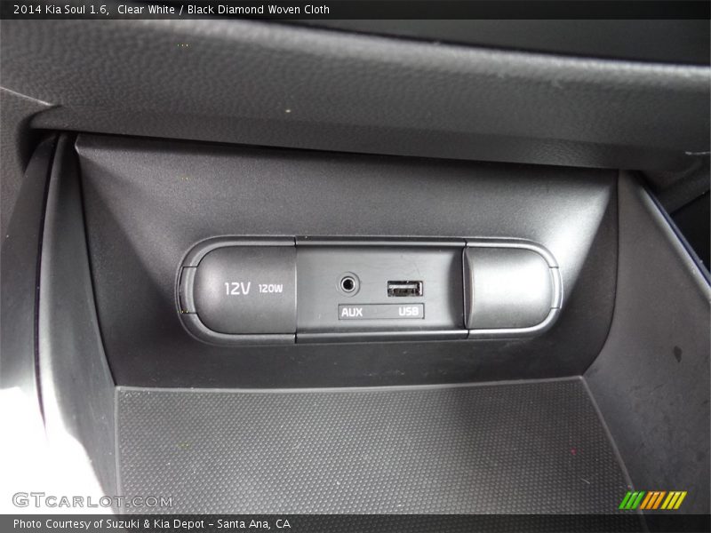 Clear White / Black Diamond Woven Cloth 2014 Kia Soul 1.6