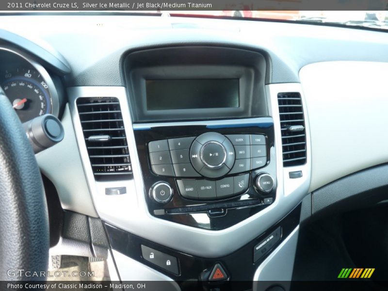 Silver Ice Metallic / Jet Black/Medium Titanium 2011 Chevrolet Cruze LS
