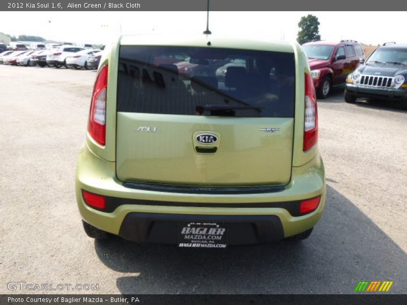 Alien Green / Black Cloth 2012 Kia Soul 1.6