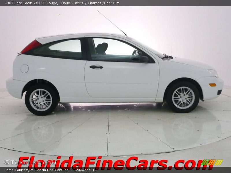 Cloud 9 White / Charcoal/Light Flint 2007 Ford Focus ZX3 SE Coupe