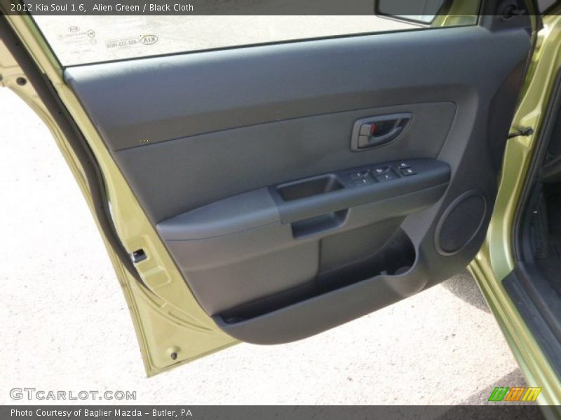 Alien Green / Black Cloth 2012 Kia Soul 1.6