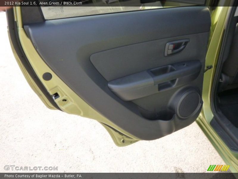 Alien Green / Black Cloth 2012 Kia Soul 1.6