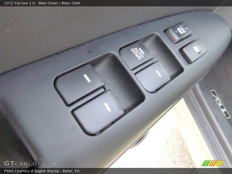 Alien Green / Black Cloth 2012 Kia Soul 1.6