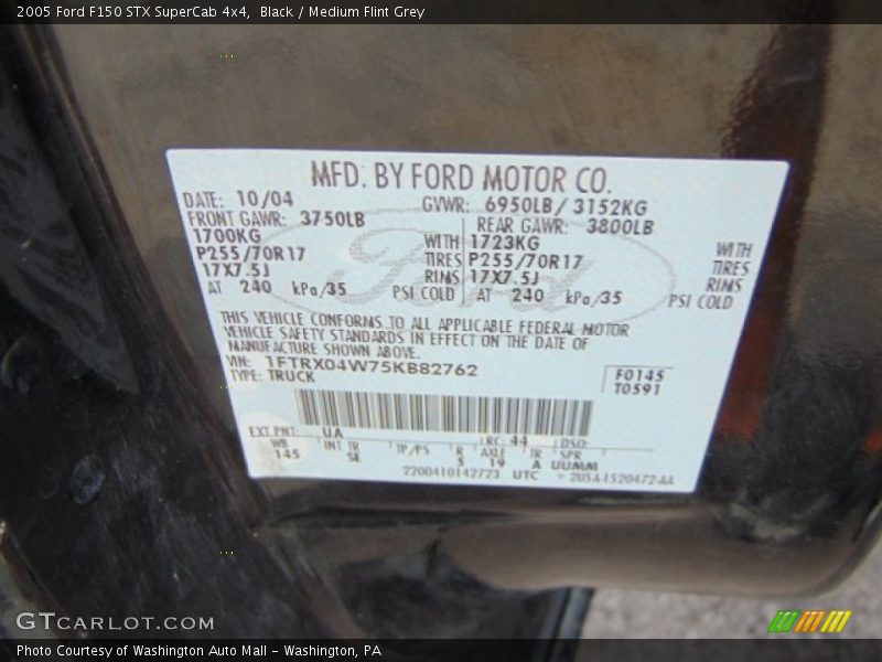 Black / Medium Flint Grey 2005 Ford F150 STX SuperCab 4x4