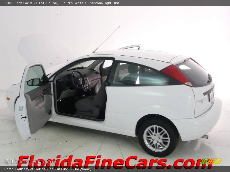 Cloud 9 White / Charcoal/Light Flint 2007 Ford Focus ZX3 SE Coupe