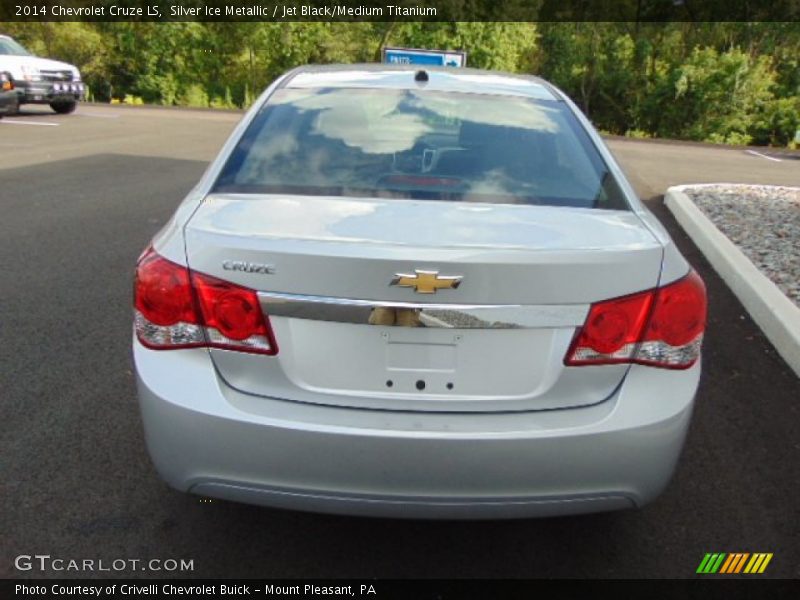 Silver Ice Metallic / Jet Black/Medium Titanium 2014 Chevrolet Cruze LS